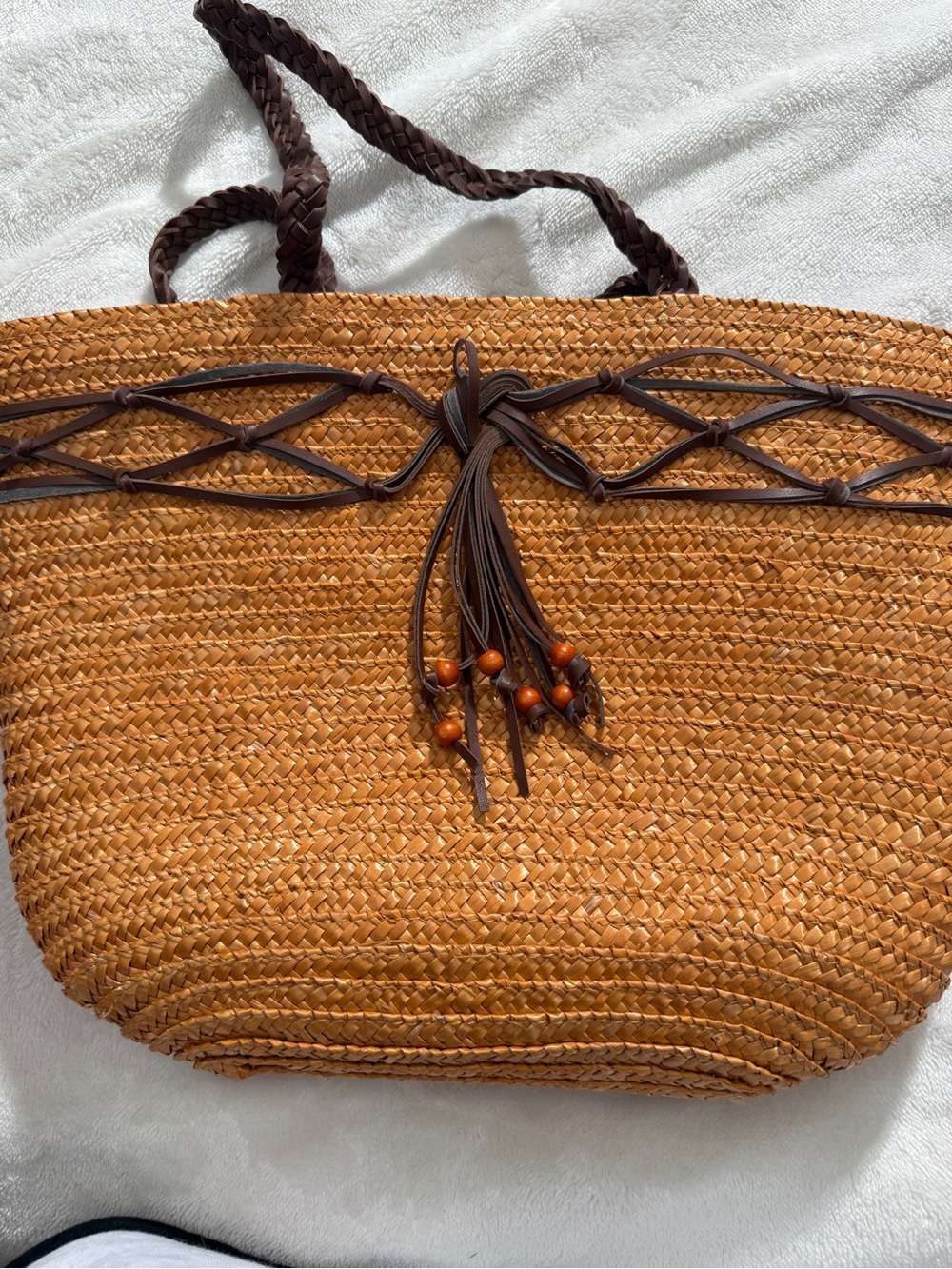 White Stag Boho Woven Straw Tote Bag with Faux Leather Tassel Detail - Picture 4 of 8